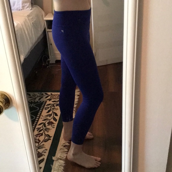 fabletics capri leggings - Picture 4 of 5